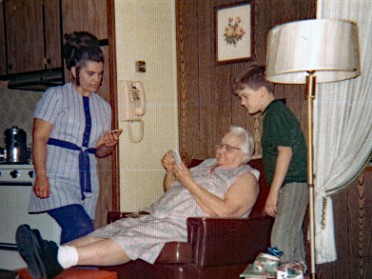 19701225d Burnham Bonnie Holiday Christmas House Mobile Home Warren Michigan