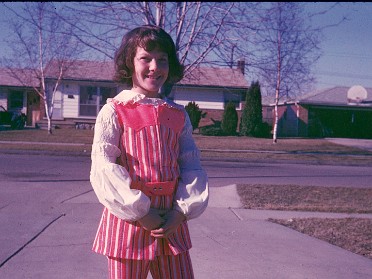 19710401a Boblenz Yard Pix House Demley Mt Clemens Michigan