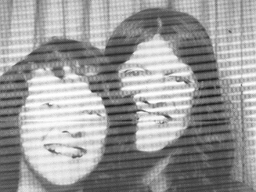 19720700e Boblenz Photo Booth Vicki Terri