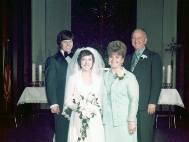 19751024a Leskoviansky Welker Wedding Louis Alexis Saint Thecla Catholic Church Mount Clemens Michigan
