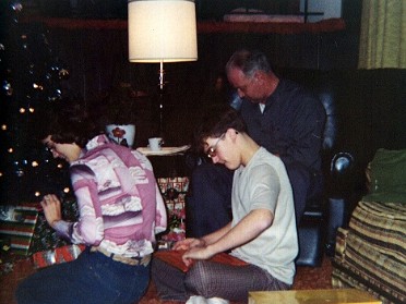 19751201a Burnham Pets GiGi Trip Holiday Christmas House Charwood Sterling Heights Michigan And Florida