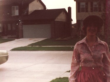 19780701b Boblenz Terri Front Yard House Blackstone Sterling Heights Michigan