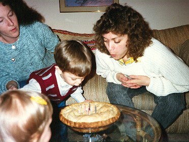 19880201a Burnham Birthday Pam 32nd House Apartment East Lansing Michigan