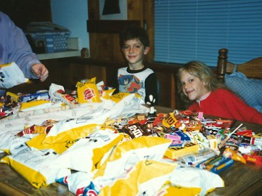 19941031a Burnham Holiday Halloween Pets House Mair Sterling Heights Michigan