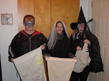 20001031a Burnham Mantey Holiday Halloween House Mair Sterling Heights Michigan