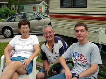 20041010a Boblenz Burnham Campbell House Yard Visiting Jim Rosemary Kissimmee Florida
