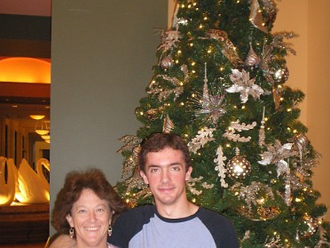 20061223e Burnham Trip Dan Disney Swan Florida