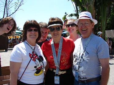 20070325e Boblenz Burnham Mantey Trip Disney MGM Studios Lunch Florida