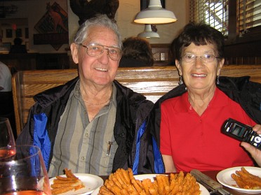 20071221a Boblenz Burnham Trip Eating Outback Kissimmee Florida