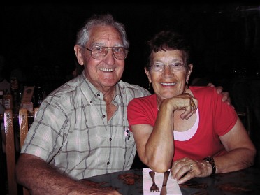 20080402a Boblenz Burnham Trip Second To The Last Supper Downtown Disney Rainforest Cafe Florida