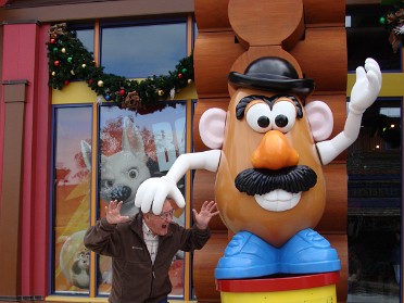 20081204a Boblenz Burnham Trip Downtown Disney Clowning Florida