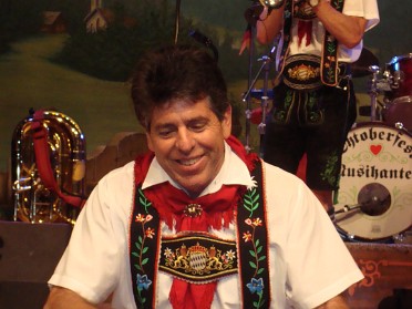 20090308a Burnham Dinner Show At Disney Biergarten Restaurant Epcot Germany Florida