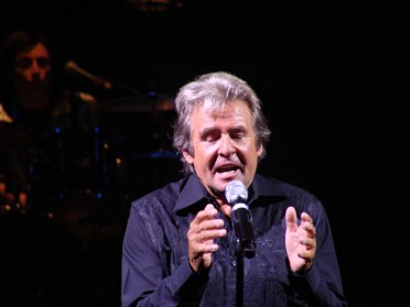 20090320a Burnham Trip Disney Epcot Concert Epcot Flower And Garden Show Davy Jones Florida