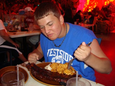 20090602a Blair Burnham Trip Justin Visiting Downtown Disney T-Rex Florida