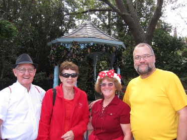 20111203a Boblenz Burnham Trip Holiday Disney-ABC Christmas Parade Filming Florida