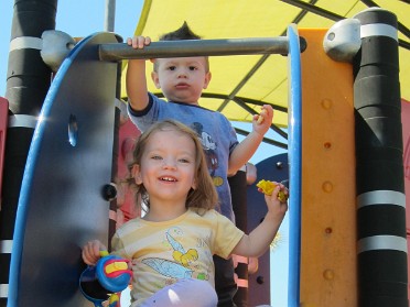 20120425a Burnham Campbell Sourus Trip Disney Play Date With Colsen Florida