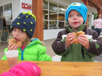 20141030a Bourland Burnham Campbell Trip Holiday Halloween Pumpkin Patch Miller's Big Red Greenhouse And Cider Mill Michigan