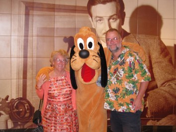 20150430a Burnham Trip 2nd Cruise Disney Fantasy Day 6 So-So Sunrise Out Back The Ship And Character Shots Caribbean Sea