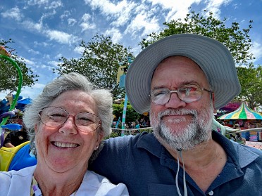 20230411a Burnham Trip Universal Studios Mardi Gras Parade Orlando Florida