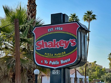 20230603z Burnham Trip Western US Grand Circle Tour Drive To California Laundry Day Shakey's Dinner Palm Springs California