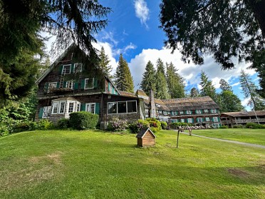 20230618y Burnham Trip Western US Grand Circle Tour First Room Lake Quinault Lodge Olympic National Park Washington