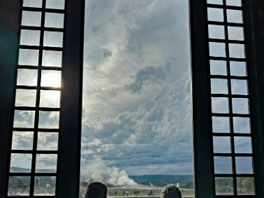 20230626z Burnham Trip Western US Grand Circle Tour Old Faithful Lodge Eruption Inn Yellowstone National Park Wyoming