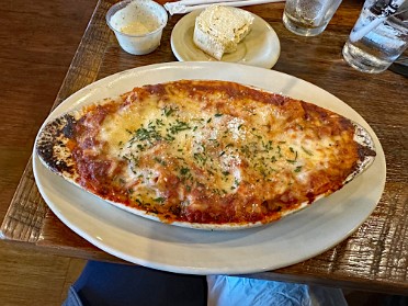 20230710z Burnham Trip Western US Grand Circle Tour Dinner Collinsville Illinois