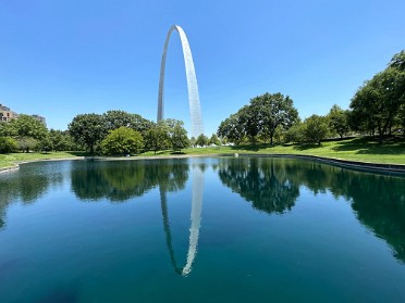20230711v Burnham Trip Western US Grand Circle Tour Gateway Arch National Park Missouri