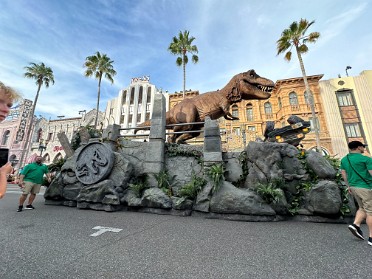 20240718d Burnham Trip Universal Studios Mega Movie Parade Florida