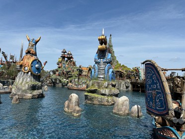 20250421b Burnham Trip Epic Universe Isle Of Berk Florida