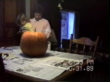 19891031a Burnham Holiday Halloween House Mair Sterling Heights Michigan
