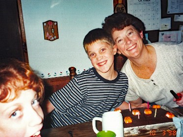 19981003a Boblenz Burnham Mantey Birthdays Party Vicki 38th Jacob 10th