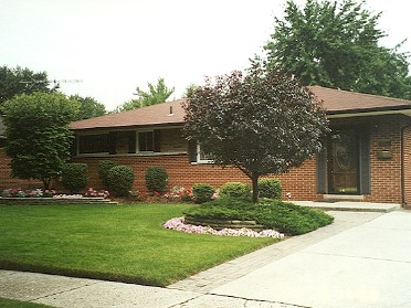 20000817a Burnham House Flowers John Sr Irene Shannon Sterling Heights MI