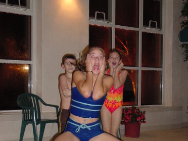 20011224d Burnham Szandzik Visiting Hotel Swimming