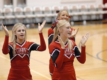 20070129a Szandzik School Sports Lauren Homecoming Cheerleading