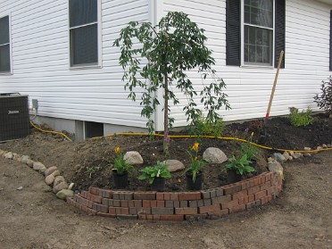 20070617b McMahan House New Landscaping
