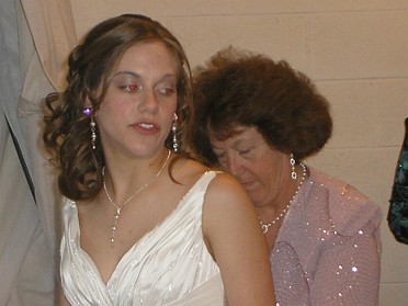 20080524a Boblenz Burnham Campbell Rehfuss Szandzik Trip Wedding Jamie Josh Preparing Michigan