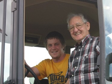 20080526a Boblenz Mantey Jacob And Grampa Tractor