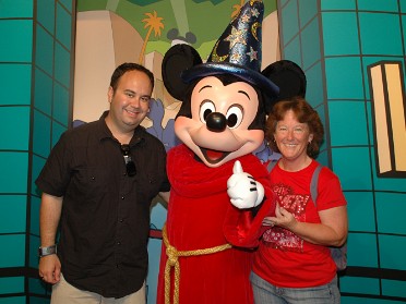 20090212d Burnham Janssen Trip Job Vicki Disney Friends Steev MIckey And Prince Caspian Hollywood Studios - Formal Pix Florida