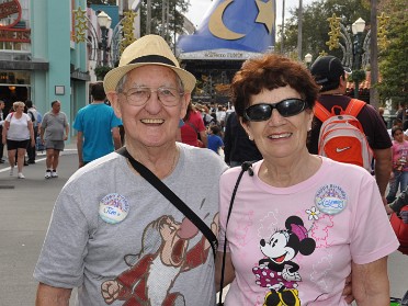 20101231c Blair Boblenz Burnham Campbell Mantey Szandzik Woods Trip Holiday Visiting Disney Formal Pix Florida