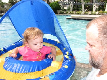 20110816a Burnham Campbell Trip Lily Visiting Final Morning Apartment Swimming Florida