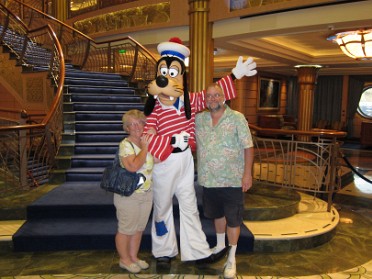 20150428f Burnham Trip 2nd Cruise Disney Fantasy Day 4 Cabana Snack Break So-So Sunset Artist's Palatte Origami Blanket Saint Maarten Caribbean Sea
