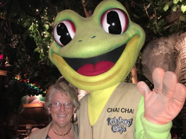 20151104a Burnham Trip Rainforest Cafe Michigan