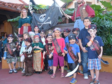 20160218d Bourland Burnham Campbell Trip Disney Magic Kingdom - Pirate Parade Florida