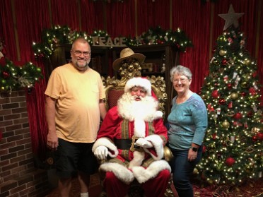 20171125a Burnham Trip Holiday Christmas SeaWorld Florida