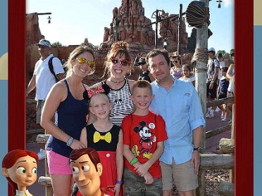 20180803a Burnham Golak Mantey Trip Disney Magic Kingdom Hoop-Dee-Doo Revue Manteys Florida