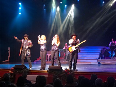 20211228c Burnham Mantey Trip Concert Touring Country Tonite Theatre Pigeon Forge Tennessee