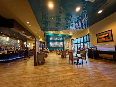 20230609z Burnham Trip Western US Grand Circle Tour Dinner Hotel Klamath California