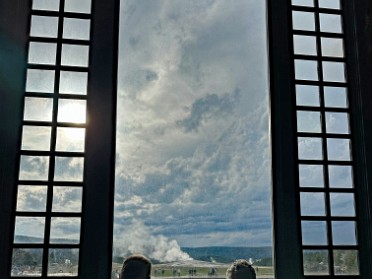 20230626z Burnham Trip Western US Grand Circle Tour Old Faithful Lodge Eruption Inn Yellowstone National Park Wyoming