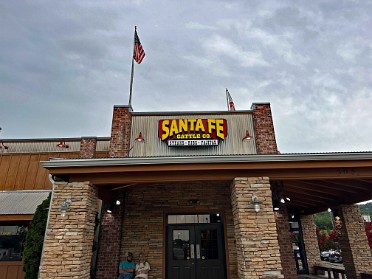 20230714z Trip Burnham Western US Grand Circle Tour Dinner Fort Payne Alabama